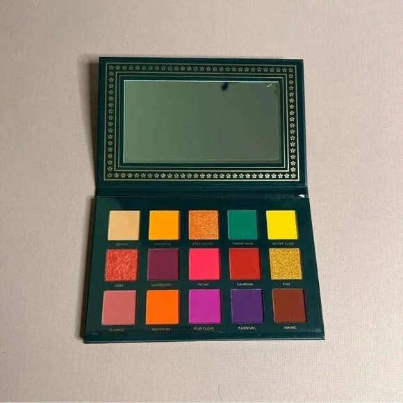 Ace Beaute Nostalgia Palette - Picture 2 of 4